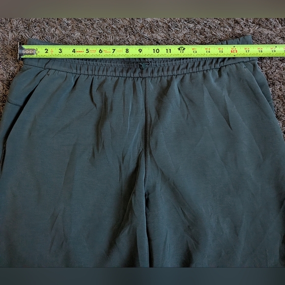 Lululemon Softstreme High-Rise Soft Green 31" Athletic Pants Sz 14 - Picture 8 of 10